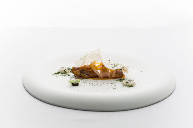 [Img #19322]Chipirón, ajo negro y limón en salmuera. Juan Carlos Padrón.